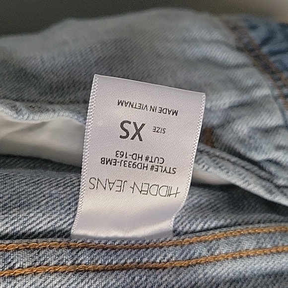Hidden Jeans Embroidered Oversized Jean Jacket SZ XS - Picture 10 of 10